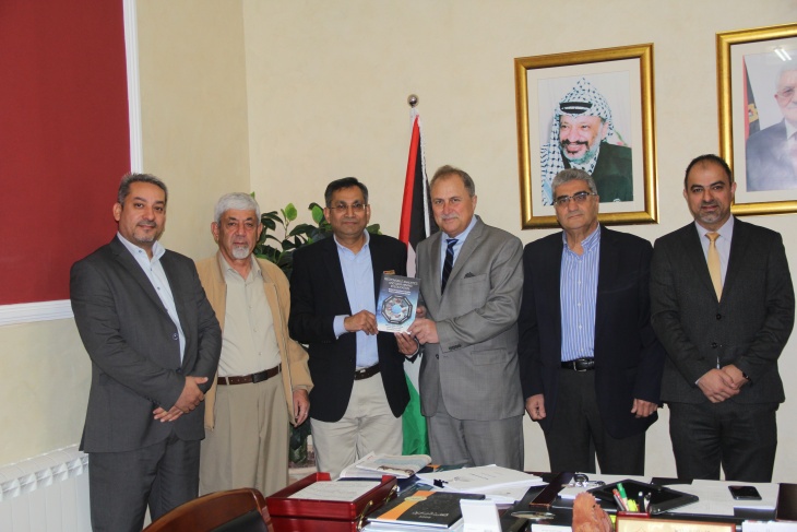 جامعة فلسطين الأهلية تستضيف خبيراً دولياً في مجال التعليم الإلكتروني