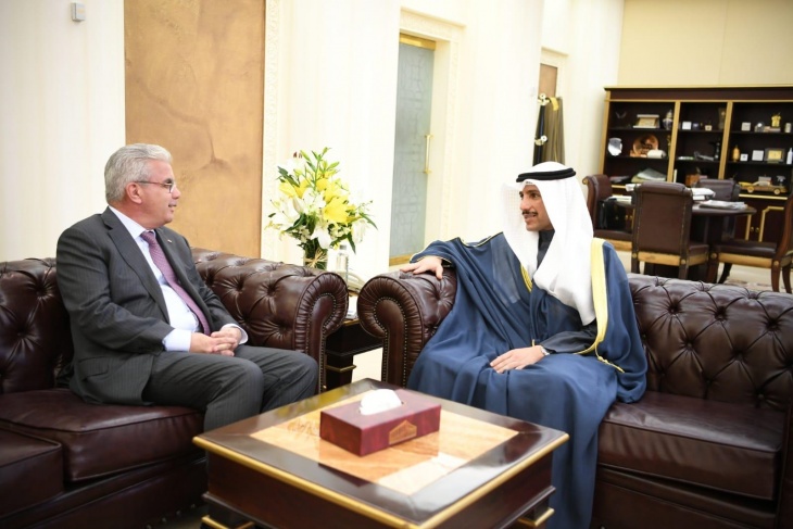 السفير طهبوب يزور رئيس مجلس الامة الكويتي