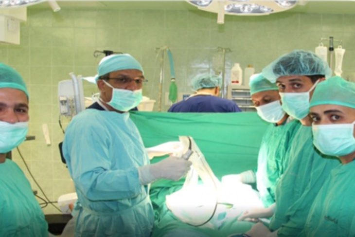 وزارة الصحة: إجراء عملية جراحية معقدة بمجمع فلسطين الطبي
