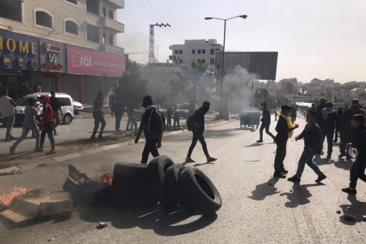 مسيرات في الخليل واصابات بالاختناق خلال مواجهات