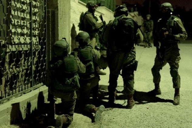 الاحتلال يعتقل 12 مواطناً من الضفة