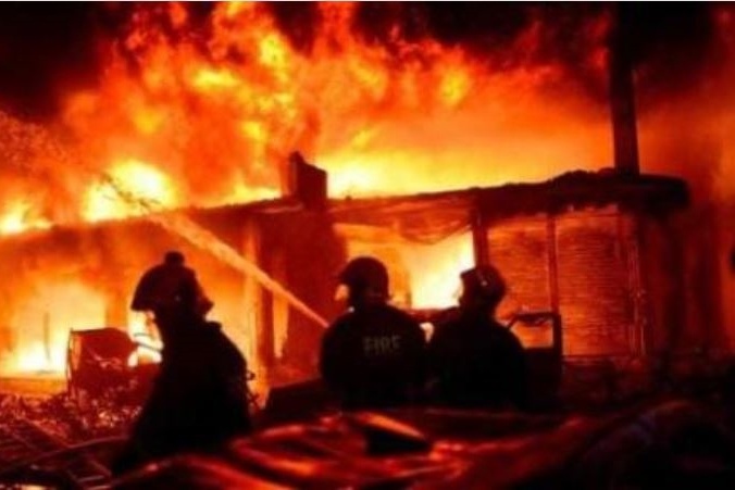 وفاة 13 باكستانيًا بحريق مروع في الشونة الجنوبية