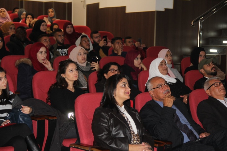 عرض ثلاثية أفلام &quot;وهكذا اصبح جاسوسا&quot; على مسرح جامعة الاهلية