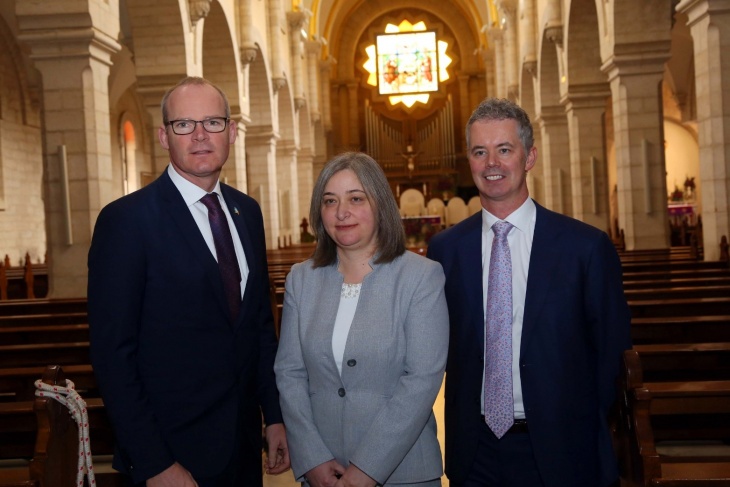 معايعة تستقبل وزير خارجية إيرلندا في كنيسة المهد