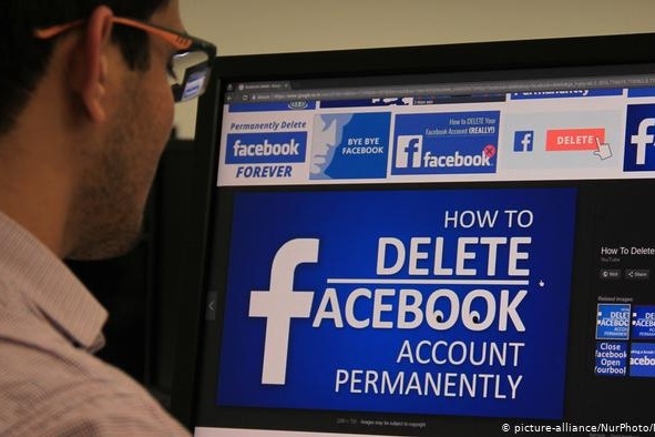 الفيسبوك يغلق صفحات سوريّة رسمية