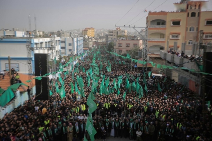 الآلاف يشاركون في مسيرات حماس للاحتفال بالانطلاقة في غزة