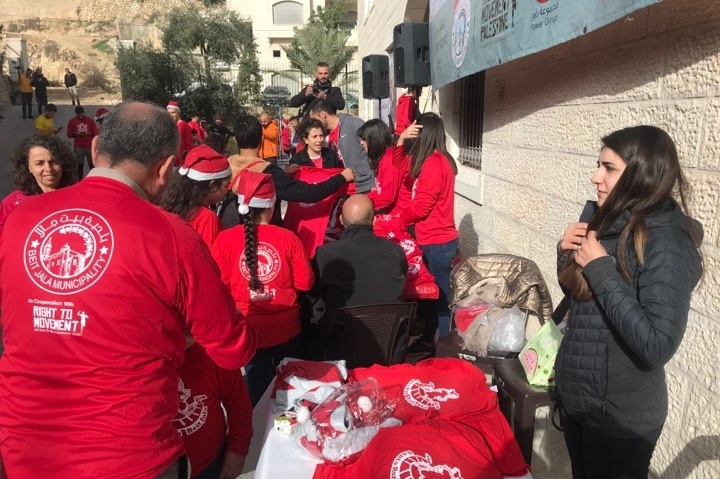 فعالية ميلادية للفت الأنظار إلى واقع مدينة بيت جالا