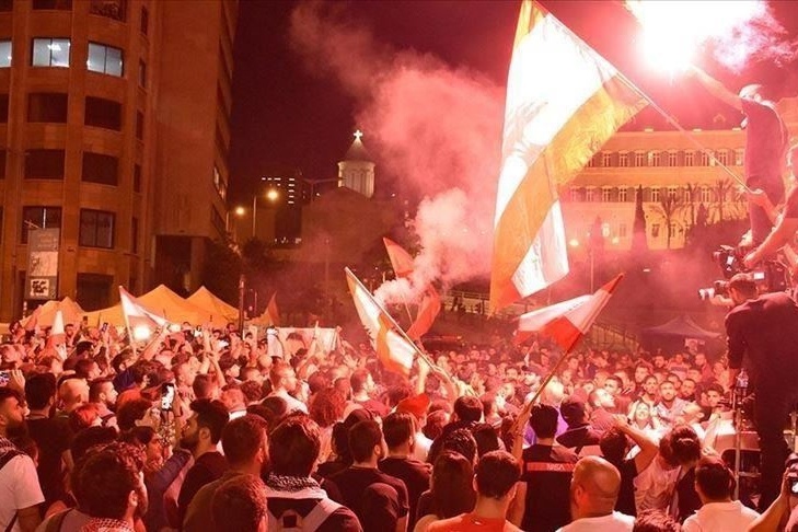 ليلة بيروتية &quot;ملتهبة&quot;.. 25 مصابا باشتباكات الاحتجاجات