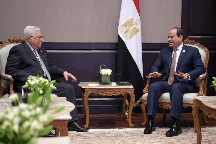 السيسي للرئيس: مصر تقف دوما إلى جانب الحق الفلسطيني