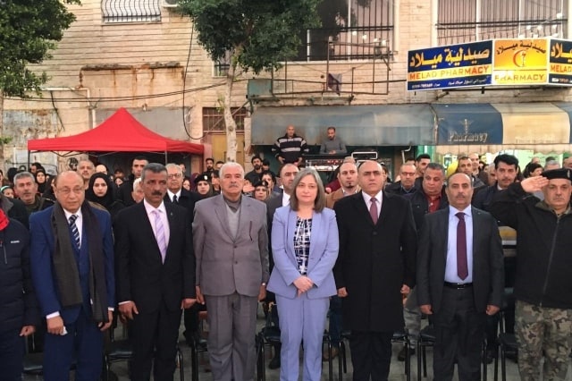 معايعة تضيء شجرة الميلاد في الزبابدة