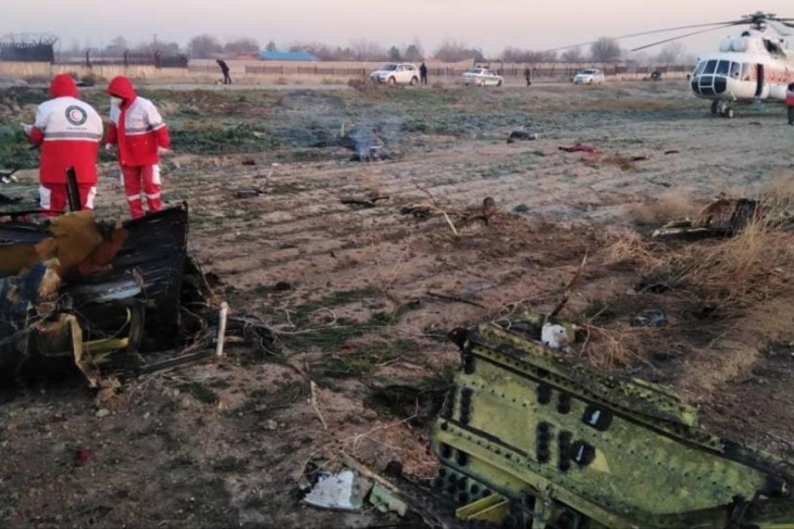 مصرع 170 شخصا في تحطم طائرة ركاب أوكرانية بإيران