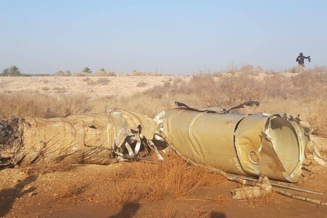 صور أجزاء من الصواريخ الإيرانية التي سقطت غربي العراق