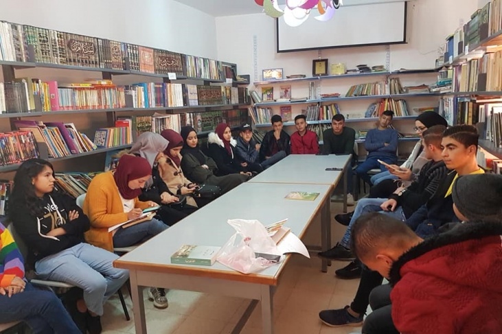 ثقافة طوباس تنظم حلقة نقاش كتب في مكتبة بلدية طمون