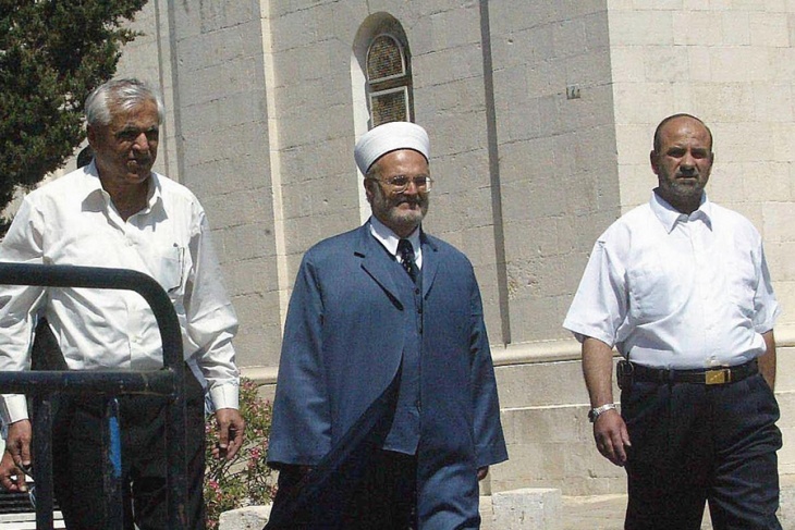 إبعاد رئيس الهيئة الاسلامية عن الأقصى
