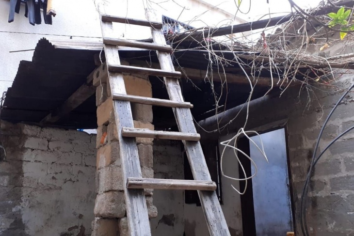 غزة: مصرع مواطنة وإصابة اخرى اثر انهيار سقف منزل