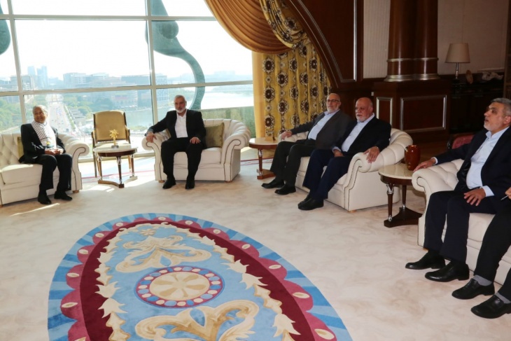 هنية يلتقي رئيس الوزراء الماليزي