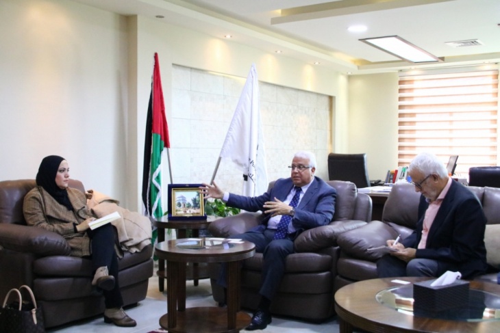 جامعة بوليتكنك فلسطين تستقبل وفداً من مستشاري مكتب رئاسة الوزراء