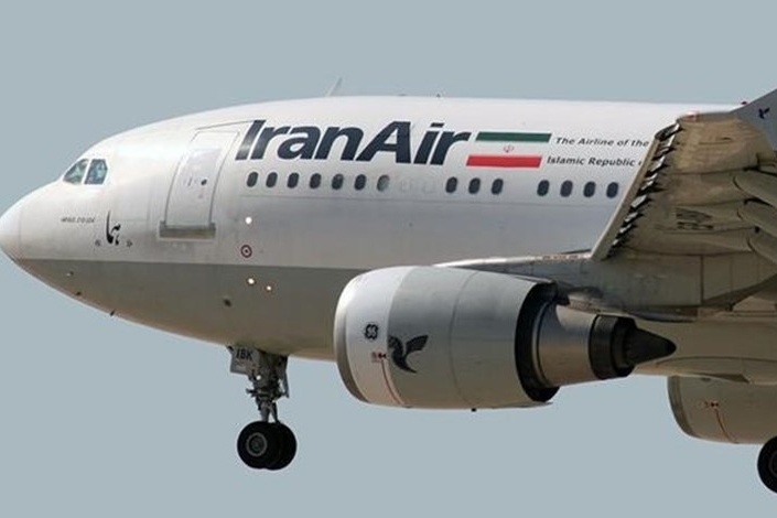 اشتعال النيران في طائرة إيرانية