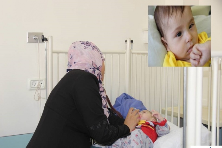 طبيب من مستشفى العيون بالقدس يعيد البصر لرضيع من غزة