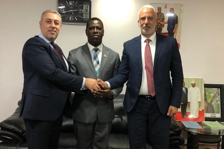 رئيس وزراء سيراليون يستقبل سفير دولة فلسطين ومدير الوكالة الفلسطينية