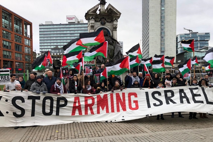 الجالية الفلسطينية في شمال غرب بريطانيا تنظم وقفة ضد صفقة القرن