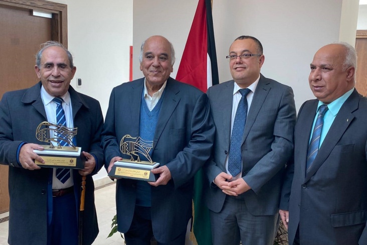 وزير الثقافة يسلم جوائز فلسطين في الآداب والفنون والعلوم الإنسانية