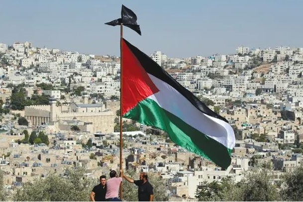 منظمة إسرائيلية تُطالب باحتجاز أموال الضرائب الفلسطينية