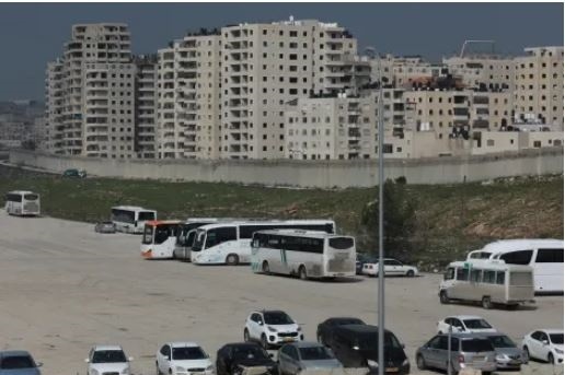 إسرائيل تعتزم بناء حي استيطاني على أراضي مطار قلنديا