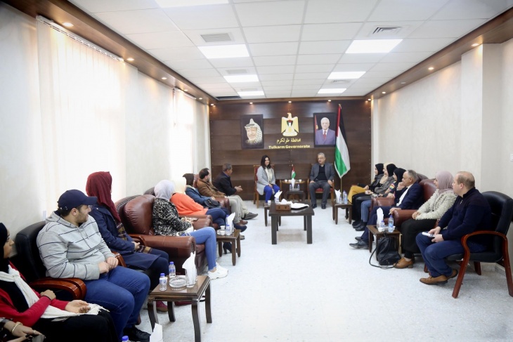 محافظ طولكرم يؤكد أهمية المبادرات والإبداعات الشبابية