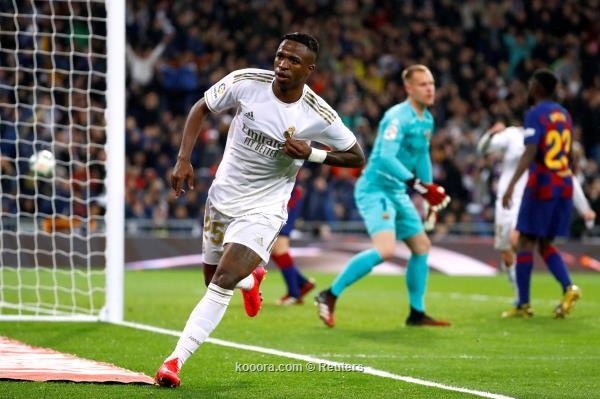 ريال مدريد يتلاعب ببرشلونة وينتزع صدارة الليجا