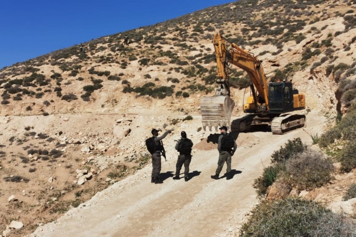 The occupation forces closed agricultural roads west of Bethlehem
