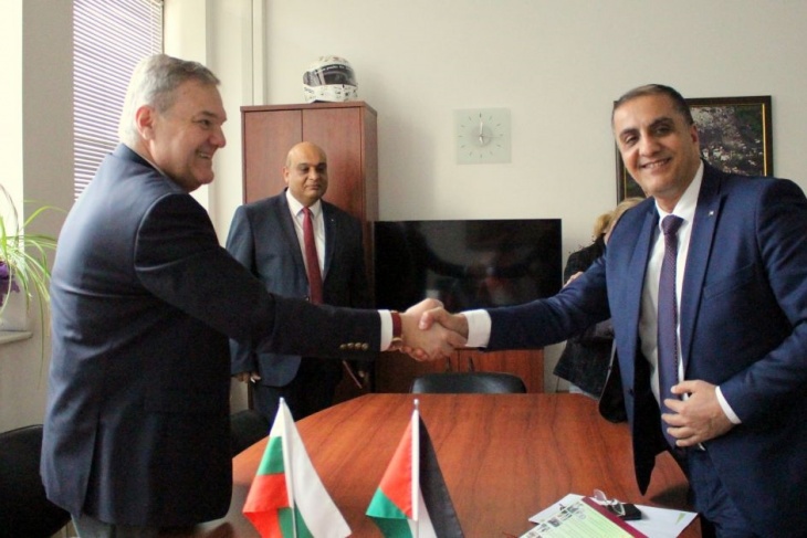 المذبوح يطلع رئيس حزب البديل من أجل نهضة بلغاريا على آخر التطورات